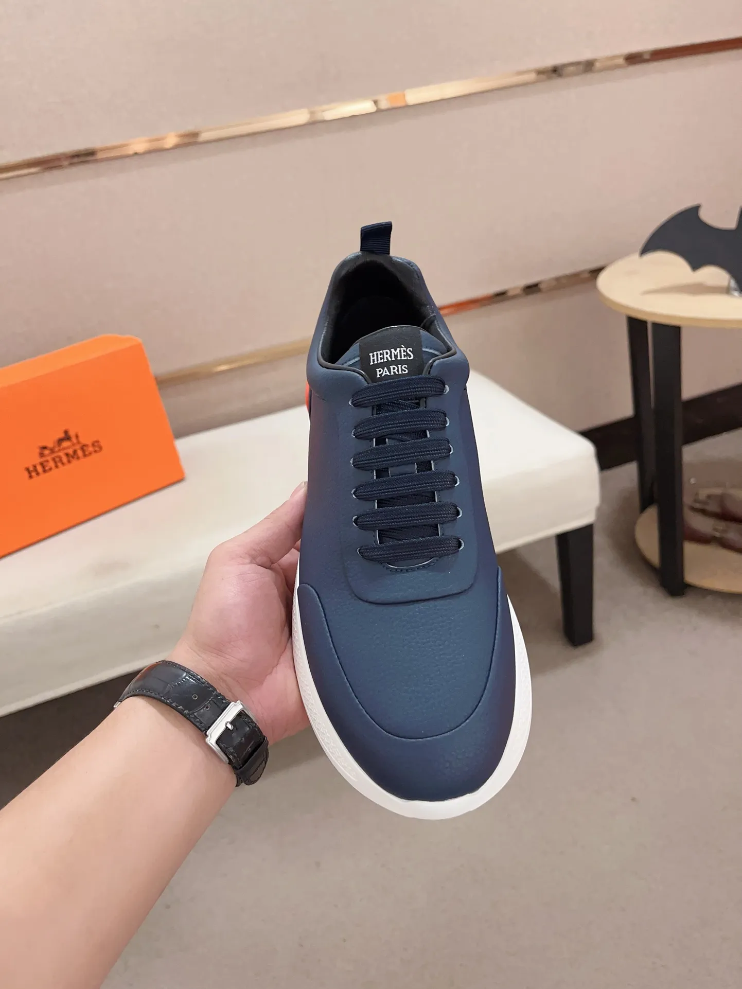 Men's clothing and shoes💰: 442💰《HERMES》【Classic original single version】Hermès; top 🔝purchase agent🔍🔍men's latest 🇺🇸 counter sales simultaneously, imported from Italy original ▲▲cowhide ▲▲ (high-end, nobility, class) ) Exquisite workmanship (Italian 🇮🇹 imported water-dyed 🐂 cowhide lining) sole: original sole provided by the original factory, ⚠️exclusive double-layer activity·TPR·rubber·combined molded outsole; super comfortable·wear-resistant·non-slip·environmental protection The real thing is more beautiful if you take the real thing (high quality, follow the order). You can enter and exit the counter at will * Number of yards: 38-44 (45 can be customized and cannot be returned or exchanged)